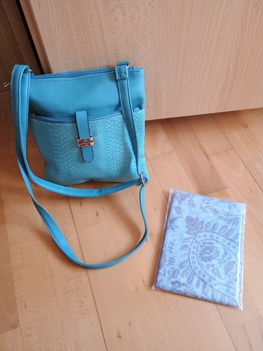 Handtasche mit schal grün - handtasche,